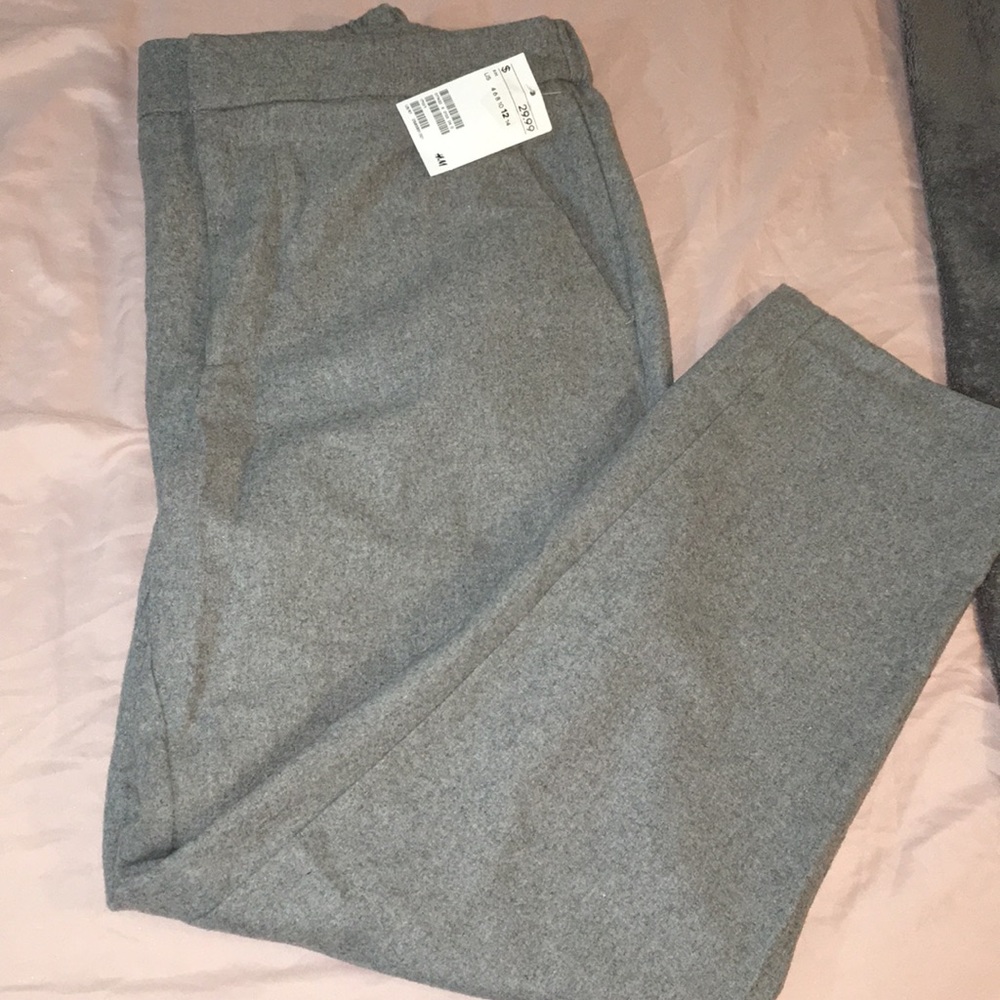 Very cute stretchy gray dressing pants⭐️